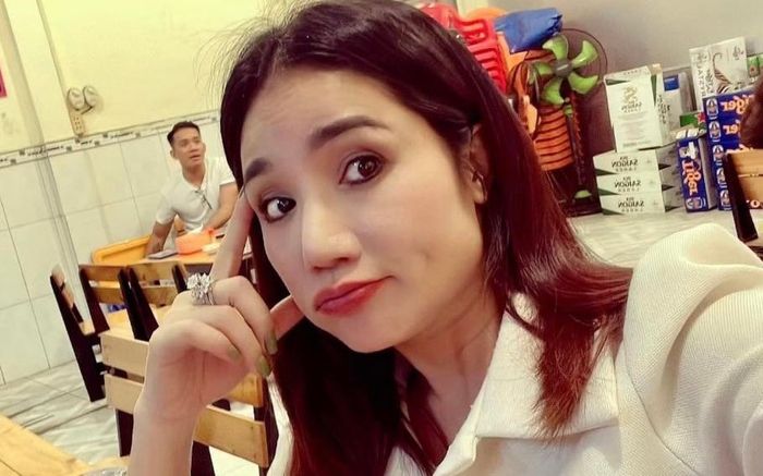 Cát Tường đáp trả cực gắt khi bị mỉa mai về phát ngôn 99.9% đàn ông đều ngoại tình