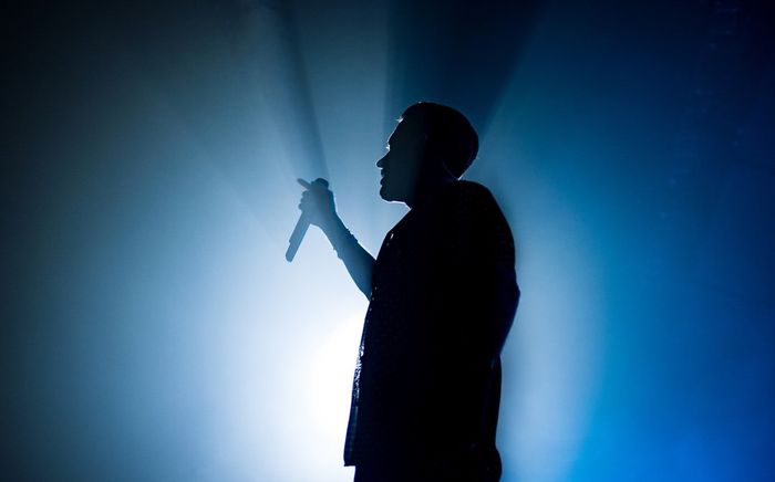 Nam ca sĩ nổi tiếng bất ngờ bị tuyên án 30 năm tù vì tội lạm dụng tình dục