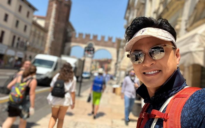 Netizen tấn công facebook Hồng Đăng