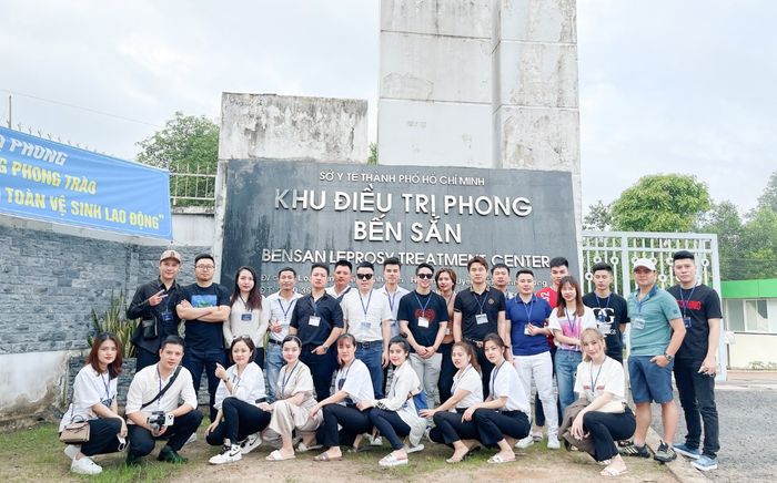 View Plastic Surgery trao quà từ thiện tại Khu điều trị phong Trại Cùi Bến Sắn