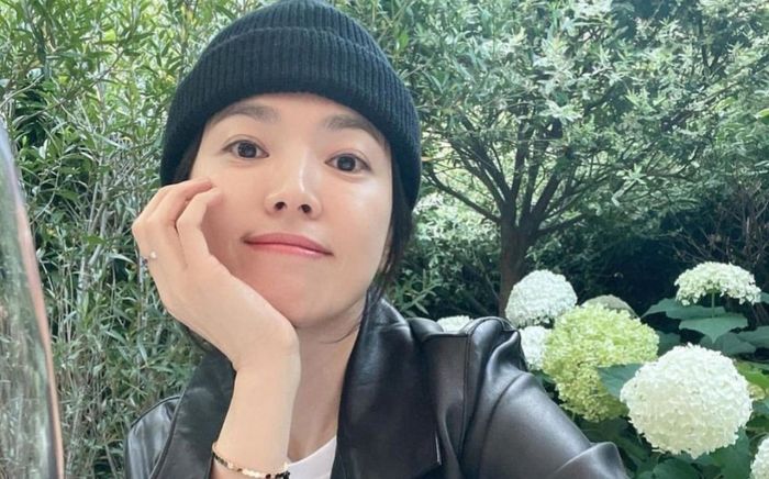 Song Hye Kyo khoe visual như gái 18 ở trời Tây giữa tin tái hợp Song Joong Ki