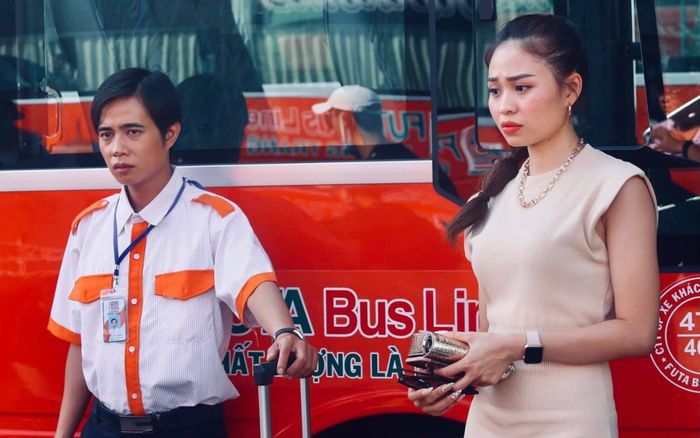 NSND Hồng Vân gọi Tuấn Dũng và Lê Lộc là 'vợ chồng', phản ứng của cả hai mới là điều gây bất ngờ