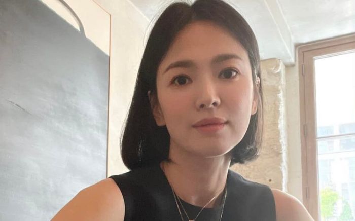 Ảnh cận mặt đầu tiên của Song Hye Kyo tại Pháp: Đẹp xuất sắc nhưng sao vẫn khiến fan lo sốt vó?