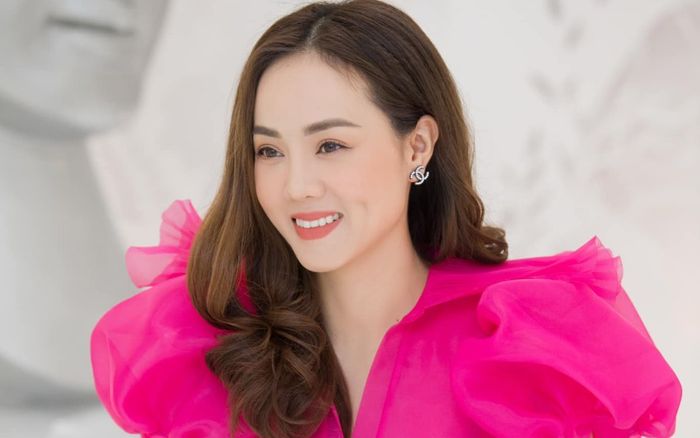 Vợ NSND Công Lý nghẹn ngào nhớ lại khoảng thời gian khó khăn: Nếu em gục thì anh Lý sẽ thế nào?