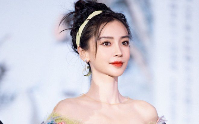Angelababy gây bất ngờ khi mặc một chiếc áo đến 5 năm