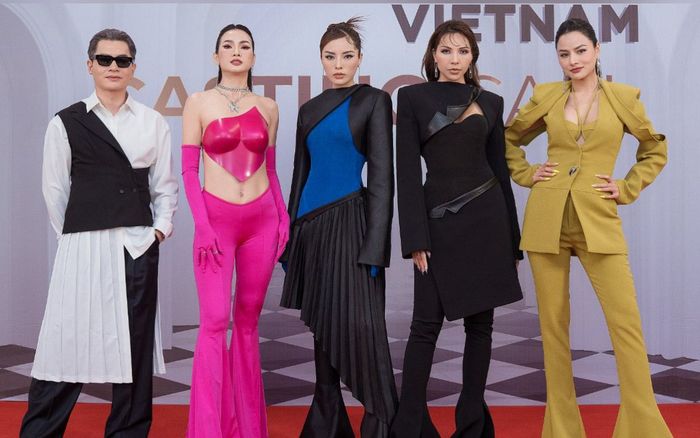 Siêu mẫu Anh Thư, hoa hậu Kỳ Duyên đồng loạt mặc khó hiểu tại cuộc thi người mẫu