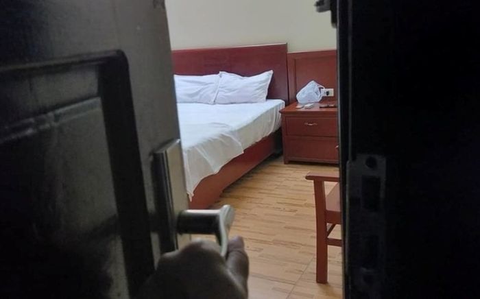 Vào nhà nghỉ 'tâm sự' với nhân tình, người đàn ông tá hỏa sau giấc ngủ nồng say