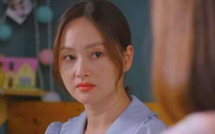 Thương Ngày Nắng Về: Hóa ra Lan Phương và 'tình mới' biết nhau từ nhỏ, Hồng Đăng bị né 'như né tà'?