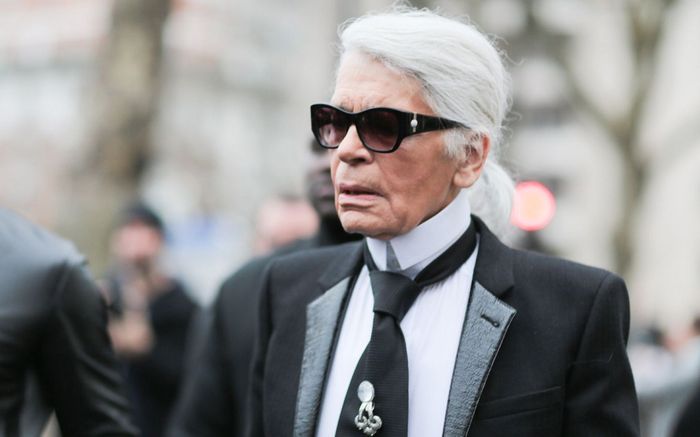 Karl Lagerfeld và Yves Saint Laurent: Đôi bạn 'bằng mặt không bằng lòng' trứ danh làng mốt quốc tế
