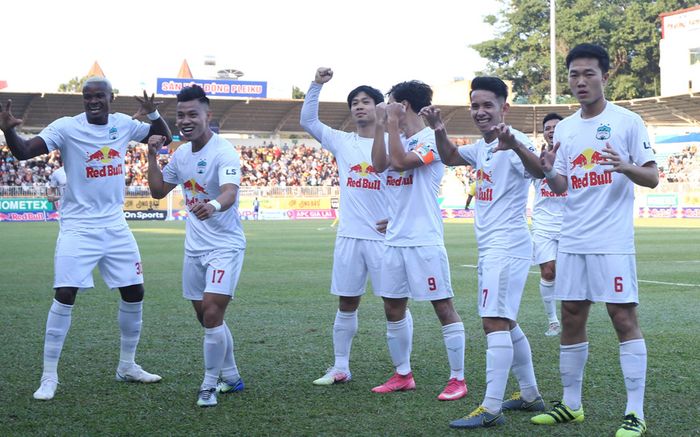 Công Phượng lập siêu phẩm, HLV Kiatisuk vẫn tiếc HAGL bỏ lỡ nhiều cơ hội