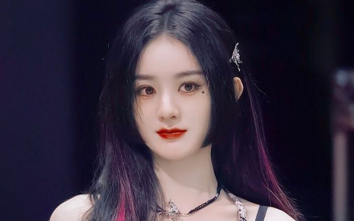 Cư dân mạng chê Triệu Lệ Dĩnh không xứng đáng làm Phó Chủ tịch Hiệp hội Điện ảnh vì học vấn thấp