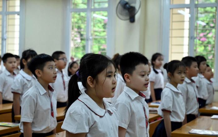 Học trò... chấm điểm cho cô giáo