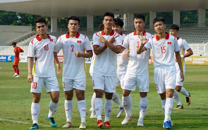 HLV Đinh Thế Nam lo CĐV Indonesia gây khó cho Việt Nam ở bán kết