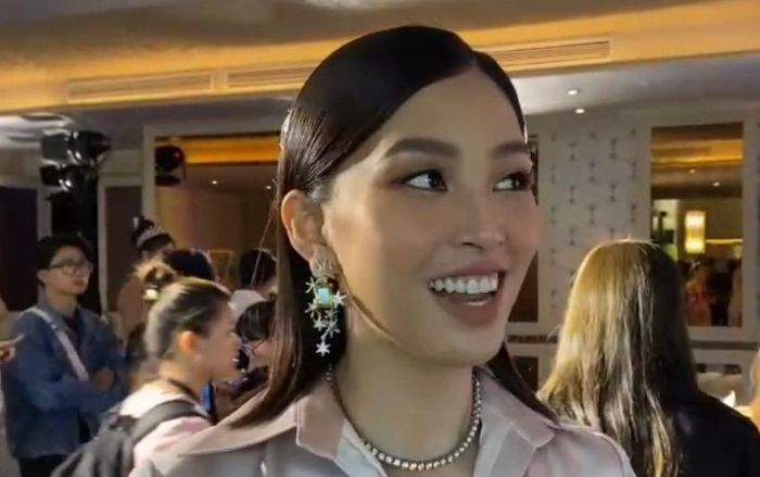 Bất ngờ bị hỏi chuyện Đỗ Mỹ Linh lên xe hoa, Hoa hậu Tiểu Vy có phản ứng ra sao?