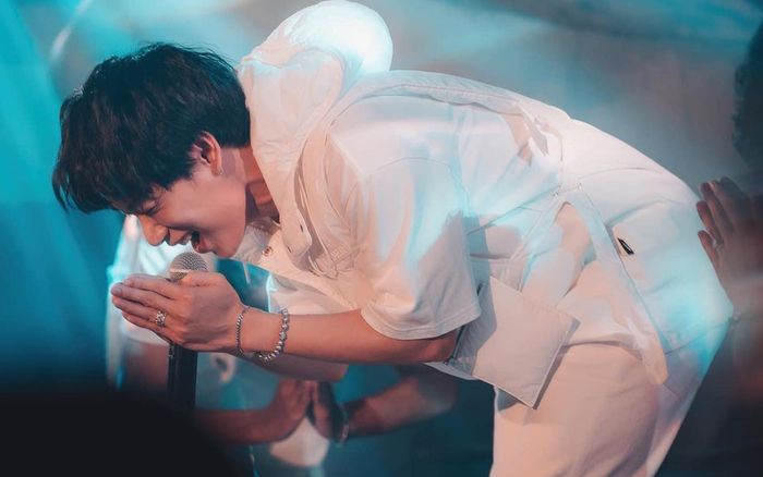 Đây là ca khúc duy nhất Trúc Nhân yên tâm mang đi diễn mà không sợ bị 'cướp mic'