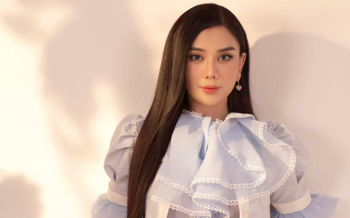 Lâm Khánh Chi lên tiếng việc Thiện Nhân 'comeout': '19 tuổi đủ nhận thức, cứ yêu 10 người rồi hãy cưới'