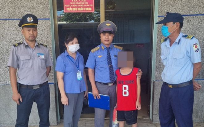 Bé trai 10 tuổi ở Nam Định 'lạc lối' trên tàu hỏa vào thẳng TP.HCM