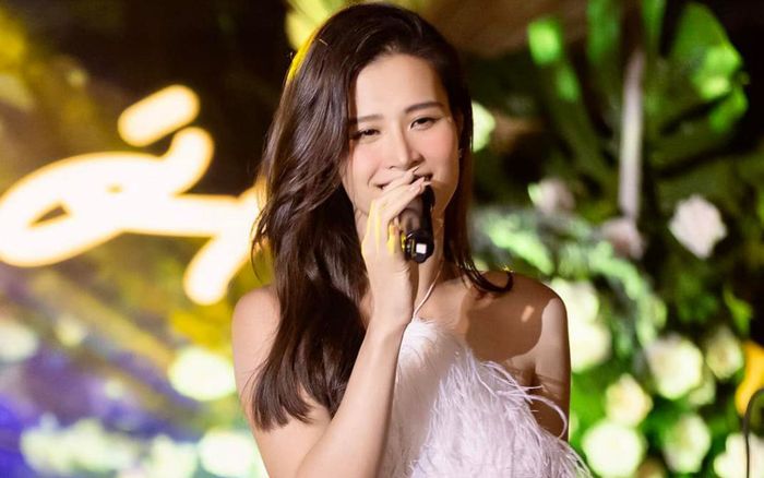 Đông Nhi lập thành tích 'khủng' khi có tận 5 màn trình diễn lọt top trending Youtube trong năm nay!