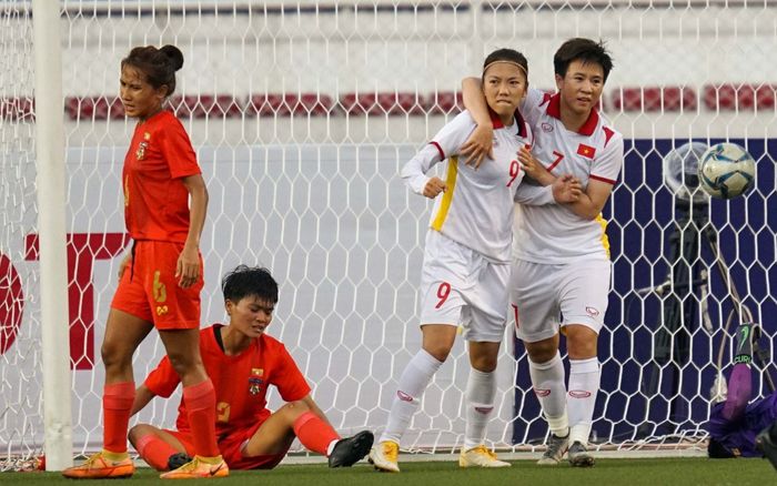 Huỳnh Như vượt xa Lê Công Vinh để trở thành huyền thoại số 1 ĐTQG