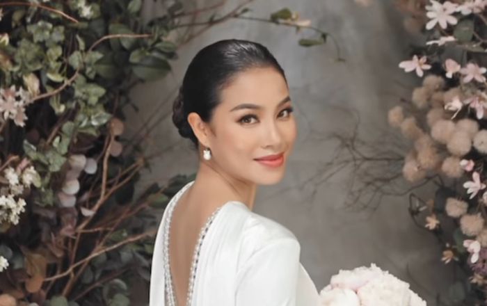 Phạm Hương đưa triết lý cuộc sống, đề cập đến chuyện buông bỏ, bàn về chữ duyên