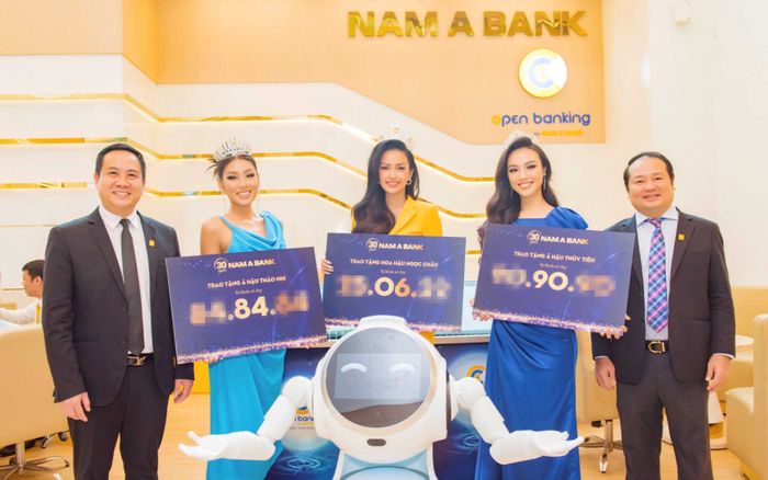 Top 3 hoa hậu hoàn vũ Việt Nam 2022 trải nghiệm không gian giao dịch số tại Nam A Bank