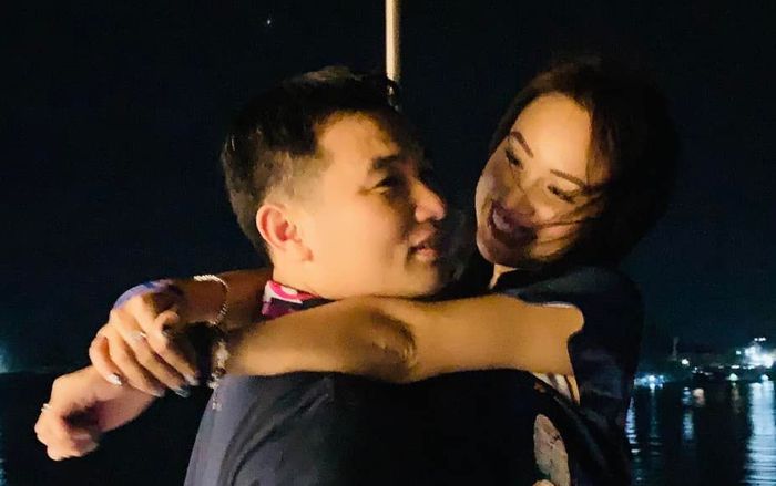 Vân Hugo gửi tới ông xã điều ngọt ngào: Em sẽ cùng anh đón thêm thật nhiều sinh nhật