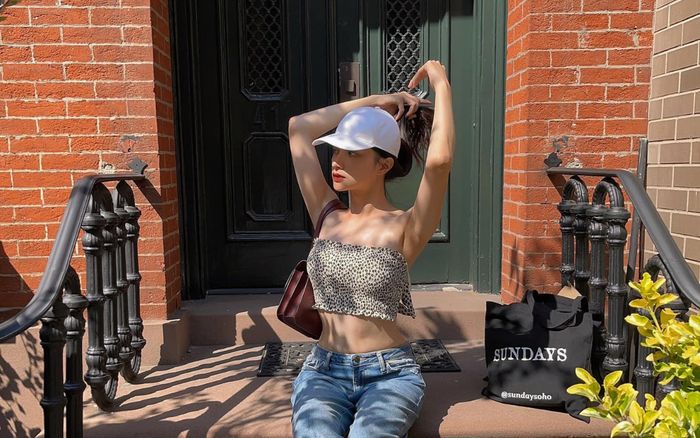 Hương Giang thả dáng 'lả lơi' tại New York, quyến rũ khoe đường cong 'mlem mlem'