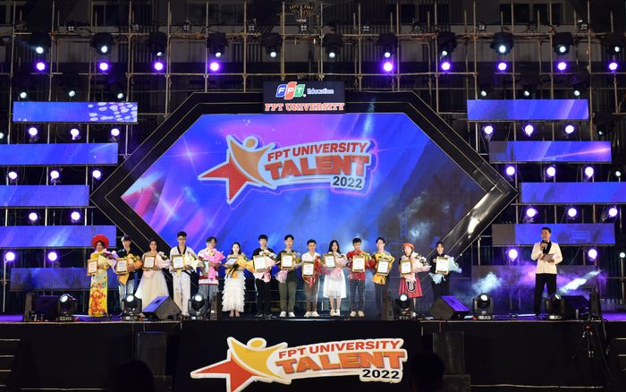 Mang lịch sử và tinh thần Việt Nam vào Rap, nam sinh đa tài đăng quang Quán quân Học bổng tài năng ĐH FPT 2022