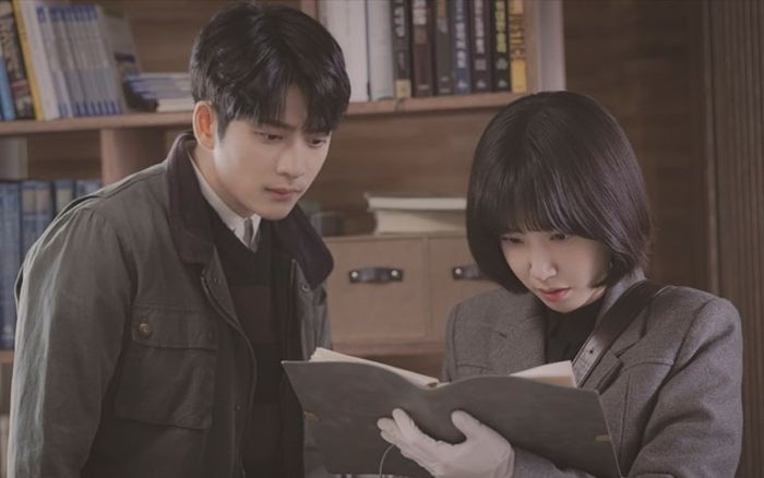 Phim tiếp sóng của Nữ Luật Sư Kì Lạ Woo Young Woo vướng phải tranh cãi vì thay đổi đạo diễn