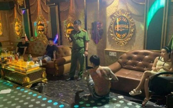 Mời khách dùng 'tiệc ma túy' trong ngày khai trương karaoke
