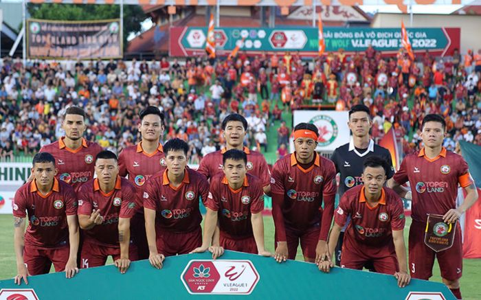 Chỉ 'rải' tiền tỷ mua sao để vô địch V.League, liệu có ý nghĩa?