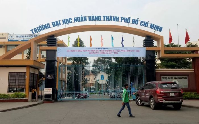 Điểm sàn xét tuyển Trường ĐH Ngân hàng TP.HCM thấp nhất là bao nhiêu?