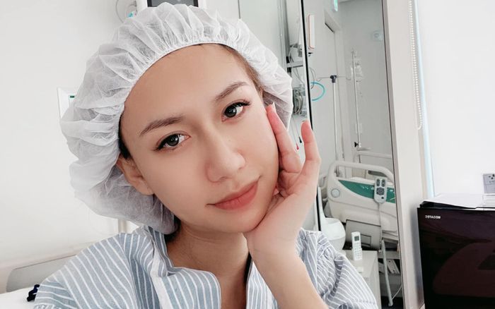 Lynk Lee chia sẻ hình ảnh trong bệnh viện, tiết lộ tạm nghỉ ca hát 2 tháng