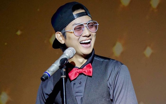 Ngỡ ngàng trước khả năng giả âm thanh đàn bầu để bổ trợ cho màn hát hò của mình: Ai làm lại Hoài Lâm nữa!