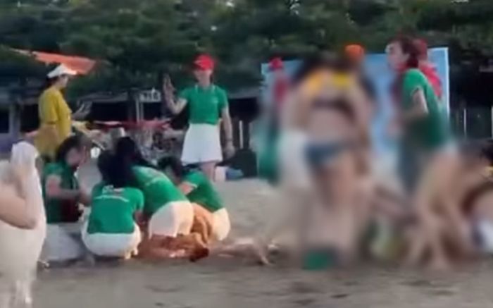 Tranh cãi dữ dội clip nhiều chị em mặc đồ chip chơi team building ngay giữa thanh thiên bạch nhật