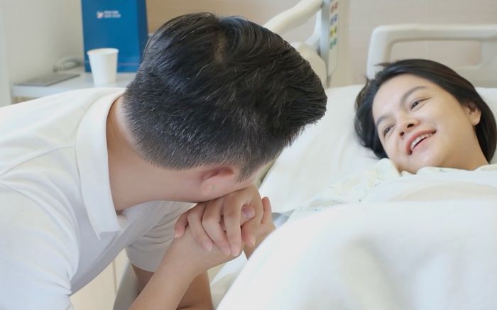 Phạm Quỳnh Anh bất ngờ chia sẻ vlog kỉ niệm 10 ngày sinh bé Zoey kèm sự xuất hiện của ông xã 'bí ẩn'