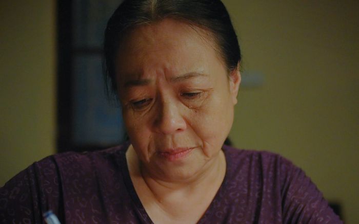 Thương Ngày Nắng Về: Bà Nga bị bệnh nặng nhưng vẫn làm điều này cho con khiến khán giả khóc hết nước mắt