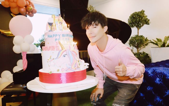 Nathan Lee bí mật về nước đón sinh nhật 'tuổi 16' giản dị, fan chuẩn bị hẳn một món quà đặc biệt
