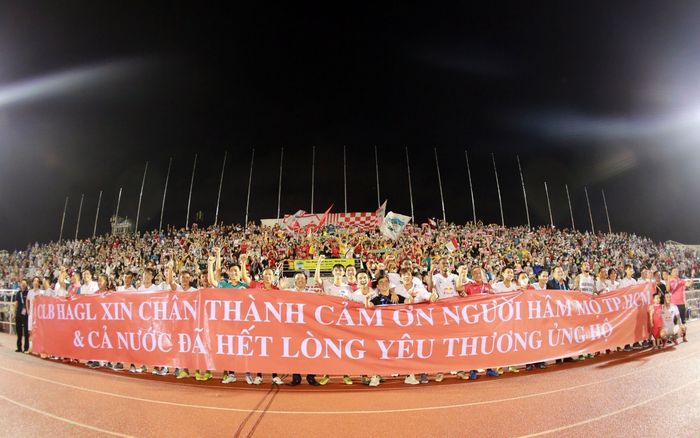 CLB HAGL thăng hoa tiếp thêm động lực cho bầu Đức: Cố gắng mỗi ngày vì người hâm mộ