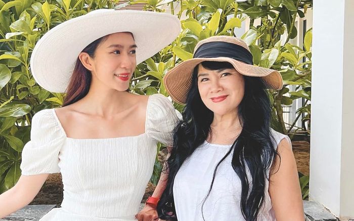 Nhan sắc 'không tuổi' của mẹ vợ Lý Hải