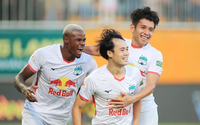 Văn Toàn xuất sắc như thế nào trong tháng 7 để thắng giải Cầu thủ hay nhất?