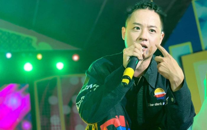 Ngẫu hứng ngân nga một đoạn cải lương, Thanh Duy khiến ai cũng đều bất ngờ trước giọng hát của mình!