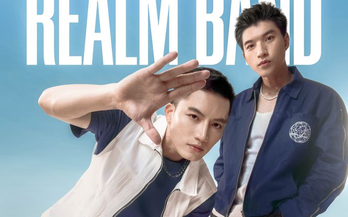 Giữa tin đồn hẹn hò hotgirl, HIEUTHUHAI bất ngờ công khai 'sánh đôi' với một chàng trai