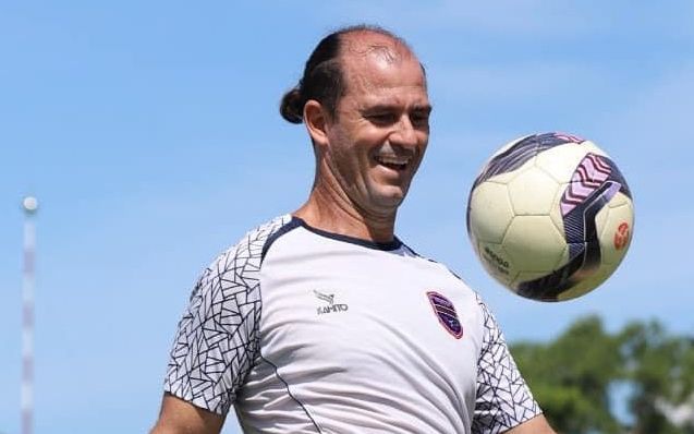 Tiếng thét cho tài năng trẻ và ông Park khi các 'ông lão' tái xuất V.League 2022