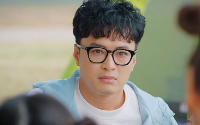 Đạo diễn Thương Ngày Nắng Về gây ngỡ ngàng với bài đăng 'tiên tri' việc Hồng Đăng trở về nước