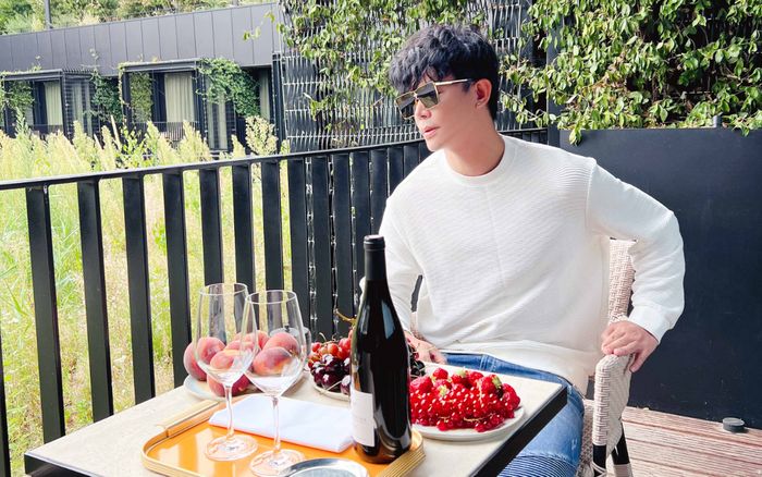 Nathan Lee tái ngộ diva số 1 nước Pháp tại Paris, chia sẻ: 'Tôi không có nhu cầu giao lưu nhiều'