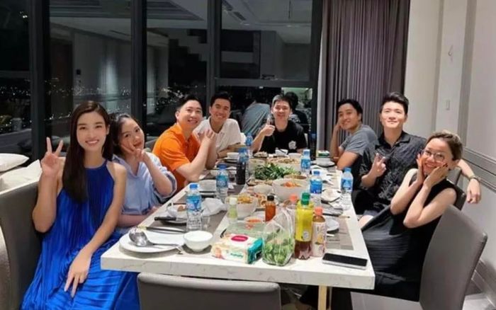 Đỗ Mỹ Linh xuất hiện công khai trong buổi tiệc của nhà chồng tương lai