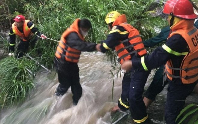 Chủ tịch nước gửi thư khen ngợi lực lượng cứu hộ giải cứu thành công 23 người mắc kẹt ở Quảng Nam