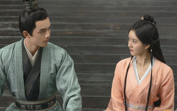 'Quắn quéo' với chemistry của Ngô Lỗi và Triệu Lộ Tư: Hết gọi 'em bé' lại đặt tay lên eo nhau cực tình