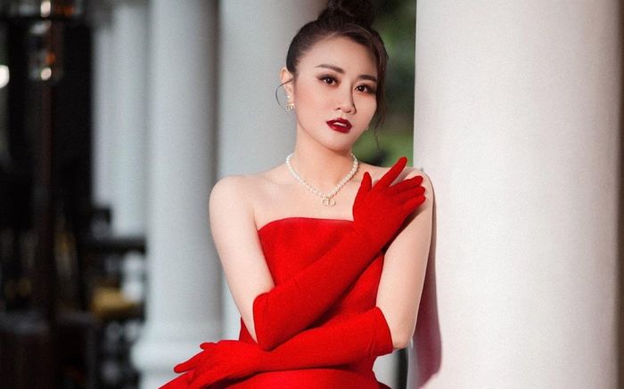 Hoa Hậu xinh đẹp Nguyễn Mai Anh - MC VTV được Ca sĩ Viện Trưởng Cao Hồng dành tình yêu đặc biệt